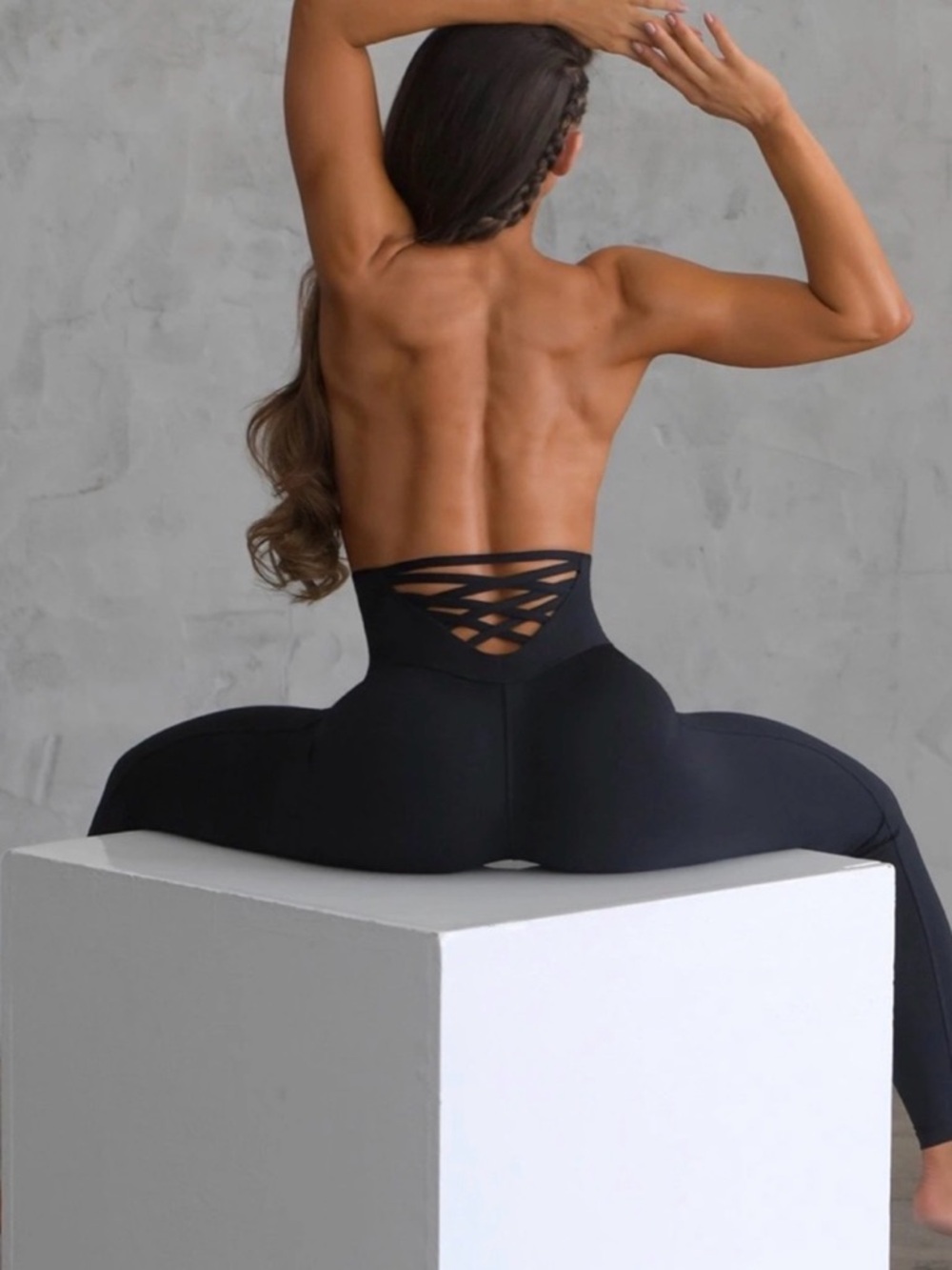 Bombshell Sportswear Sexy Back Legging — Black - Picture 4 of 9